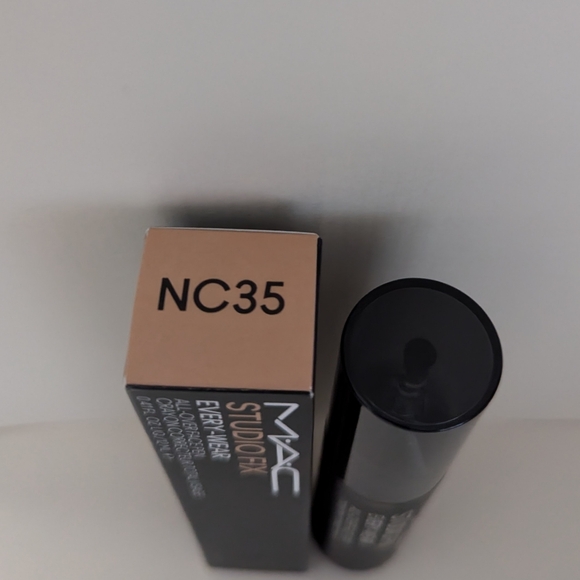 MAC Studio Fix Every Wear All Over Face Pen NC35 - Picture 2 of 2